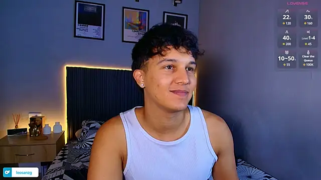 Leo_Savage_ Show Webcam