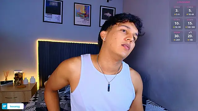 Leo_Savage_ Show Webcam