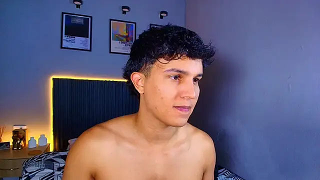 Leo_Savage_ Pertunjukan Webcam