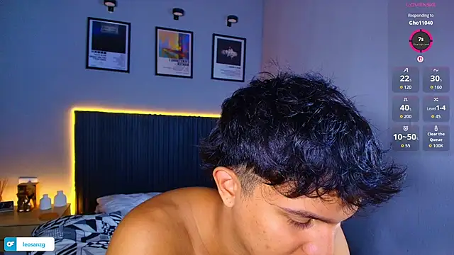 Leo_Savage_n Webbikameraesitys
