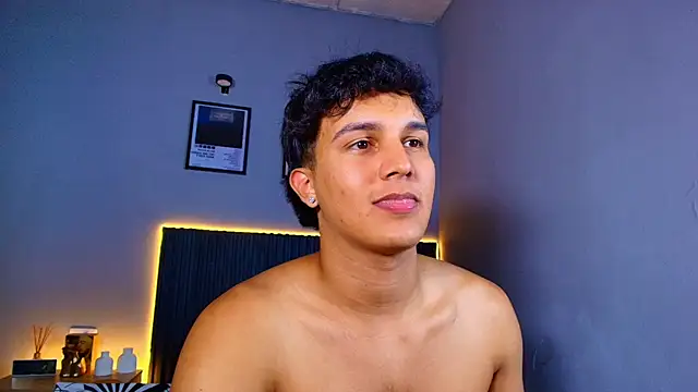Leo_Savage_ Show Webcam
