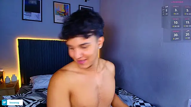 Leo_Savage_ Show Webcam