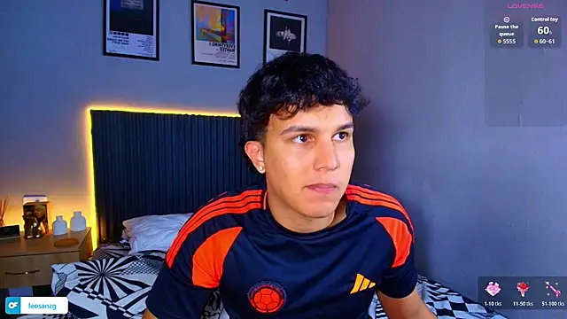 Leo_Savage_ Pertunjukan Webcam
