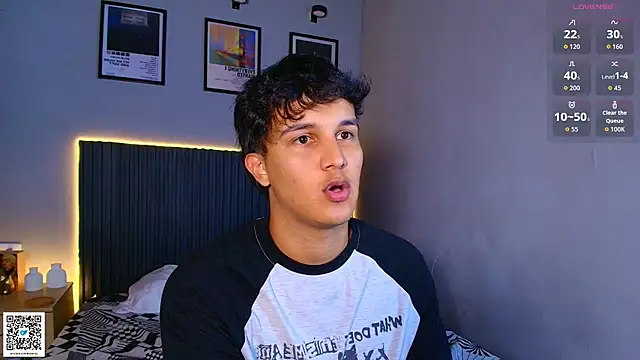 Leo_Savage_ Pertunjukan Webcam