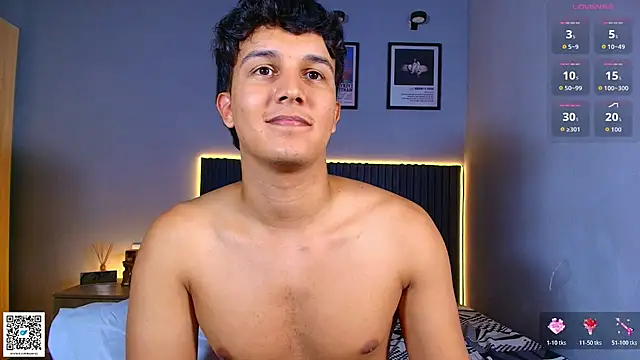 Leo_Savage_ Show Webcam
