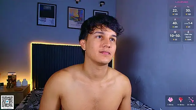 Leo_Savage_ Show Webcam