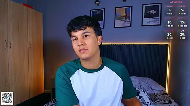 Leo_Savage_ Show Webcam