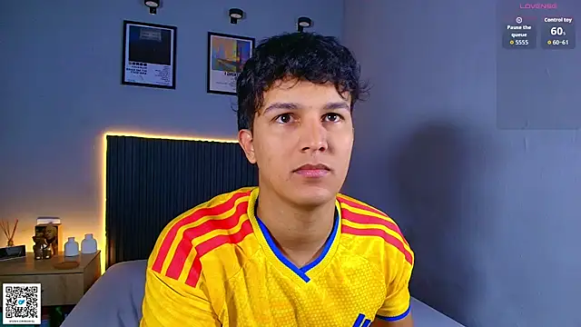 Leo_Savage_ Pertunjukan Webcam
