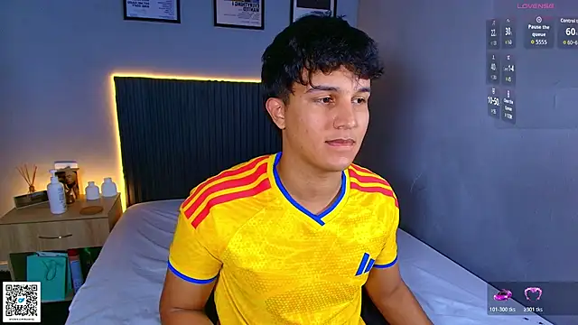 Leo_Savage_ Show Webcam