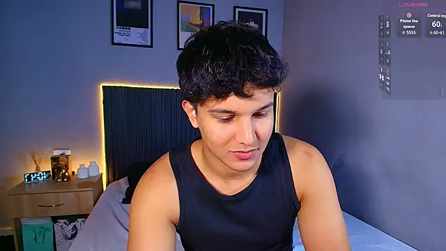Leo_Savage_ Pertunjukan Webcam