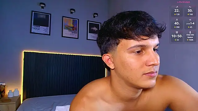 Leo_Savage_ Show Webcam