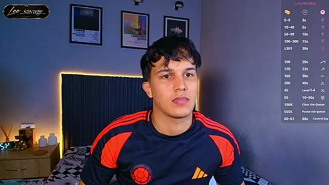 Leo_Savage_ Pertunjukan Webcam