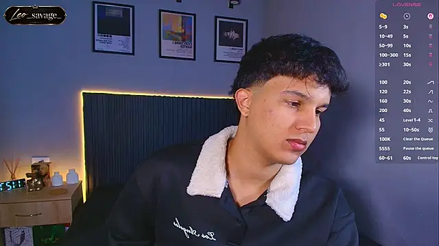 Leo_Savage_ Pertunjukan Webcam
