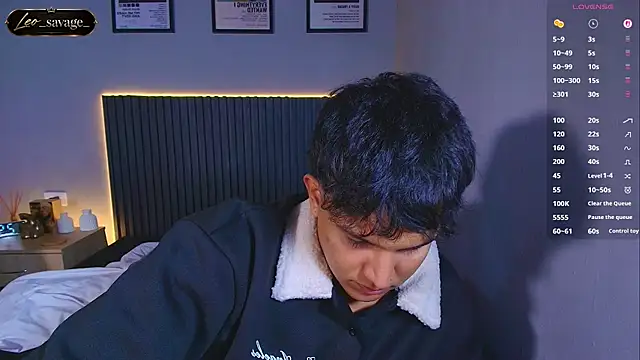 Leo_Savage_ Pertunjukan Webcam