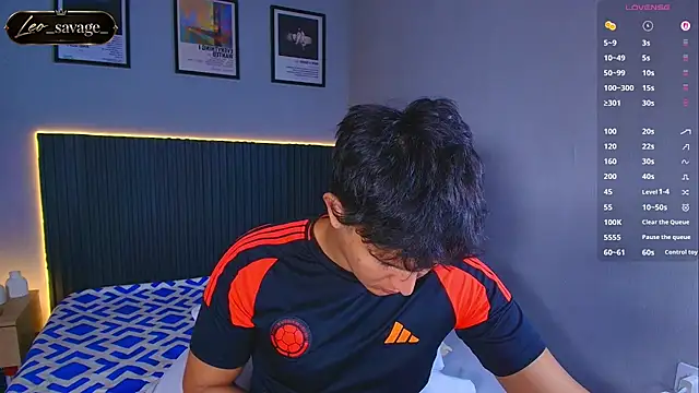 Leo_Savage_ Pertunjukan Webcam