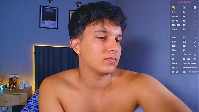 Leo_Savage_ Show Webcam