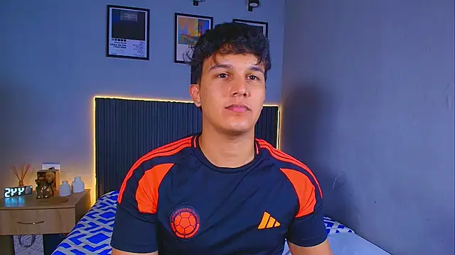 Leo_Savage_ Show Webcam