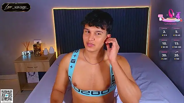 Leo_Savage_ Show Webcam