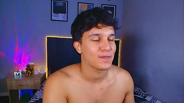 Leo_Savage_ 网络视讯表演