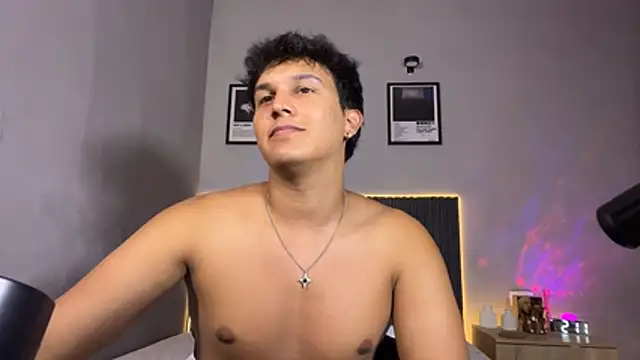 Leo_Savage_ Pertunjukan Webcam