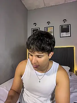 Leo_Savage_ Show Webcam
