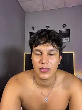 Leo_Savage_ 网络视讯表演