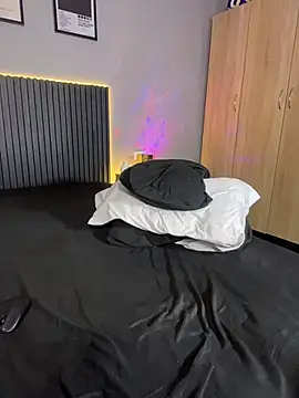 Leo_Savage_ Show Webcam