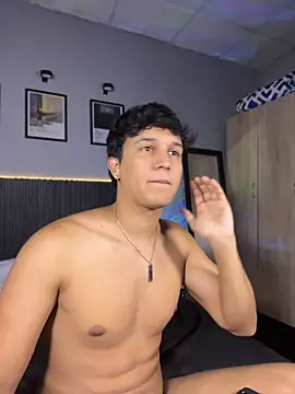 Leo_Savage_ Show Webcam