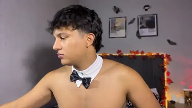 Show modela Leo_Savage_ na web-kameri
