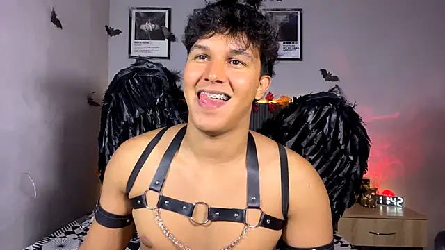 Show Webcam de Leo_Savage_