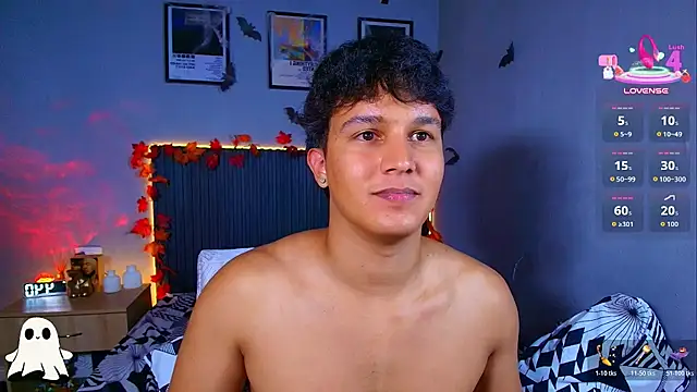 Pertunjukan Kamera Web Leo_Savage_