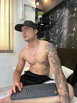 Show modela Alexander_ferre na web-kameri