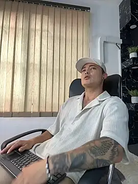 Show modela Alexander_ferre na web-kameri