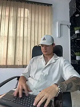 Alexander_ferre Adlı Modelin Web Kamerası Şovu