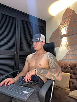 Show modela Alexander_ferre na web-kameri