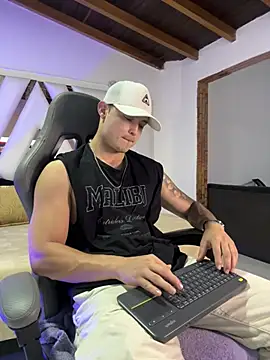 Show modela Alexander_ferre na web-kameri