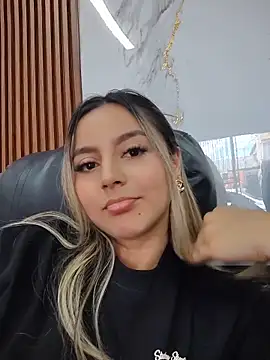 CelesteBlaze_'s Webcam Show