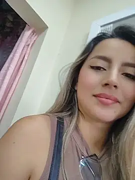 CelesteBlaze_ Chat XXX in diretta