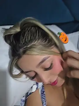 CelesteBlaze_'s Live XXX Chat