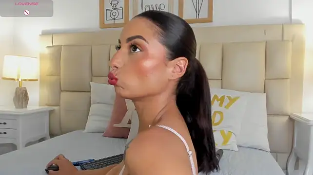 hade_miller Chat XXX in diretta