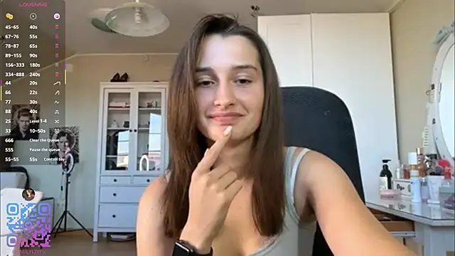 DarlineBrustera Adlı Modelin Canlı XXX Sohbeti