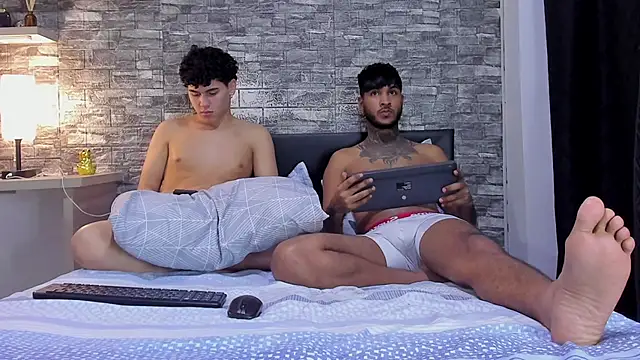TheimperialBoys77 Show in webcam