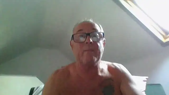 הופעת וובקאם של naughtygrandad1