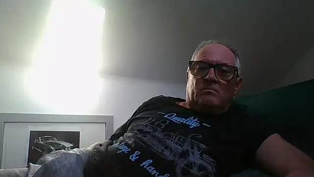 Webkamerová show naughtygrandad1