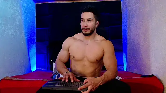 Show modela ZaneMaveric na web-kameri