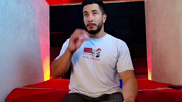 ZaneMaveric Show in webcam