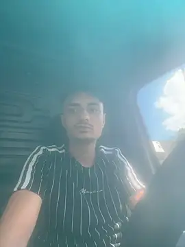 SpyingTouching Pertunjukan Webcam