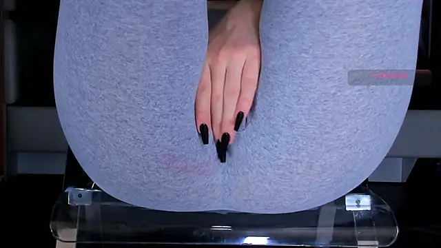 Cameltoe_squirt_inPantsのウェブカメラショー