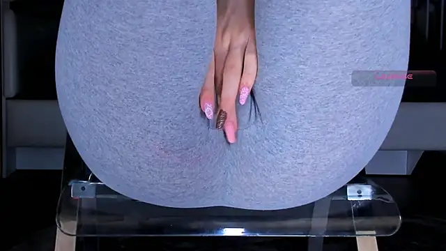 Cameltoe_squirt_inPants' Webcam Show