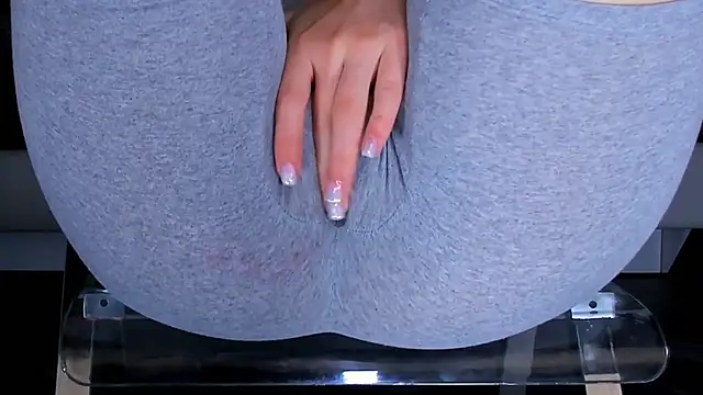 Cameltoe_squirt_inPants чат на живо